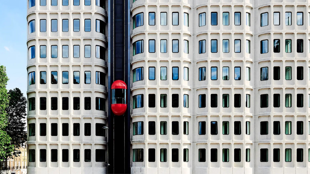 Luxury hotel in london